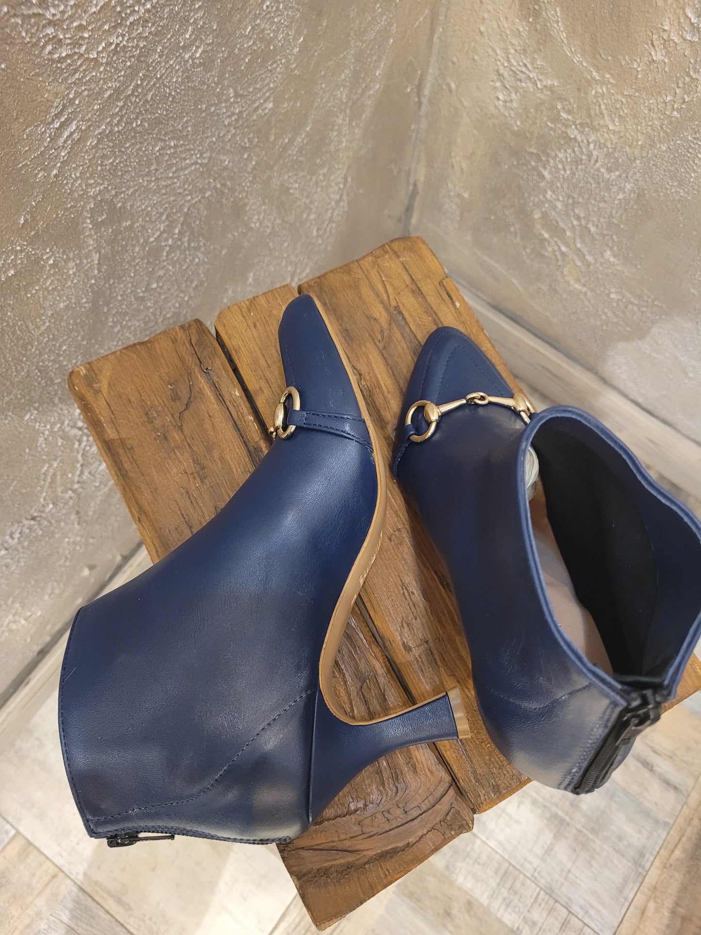 Stivaletto con fibbia noashoes