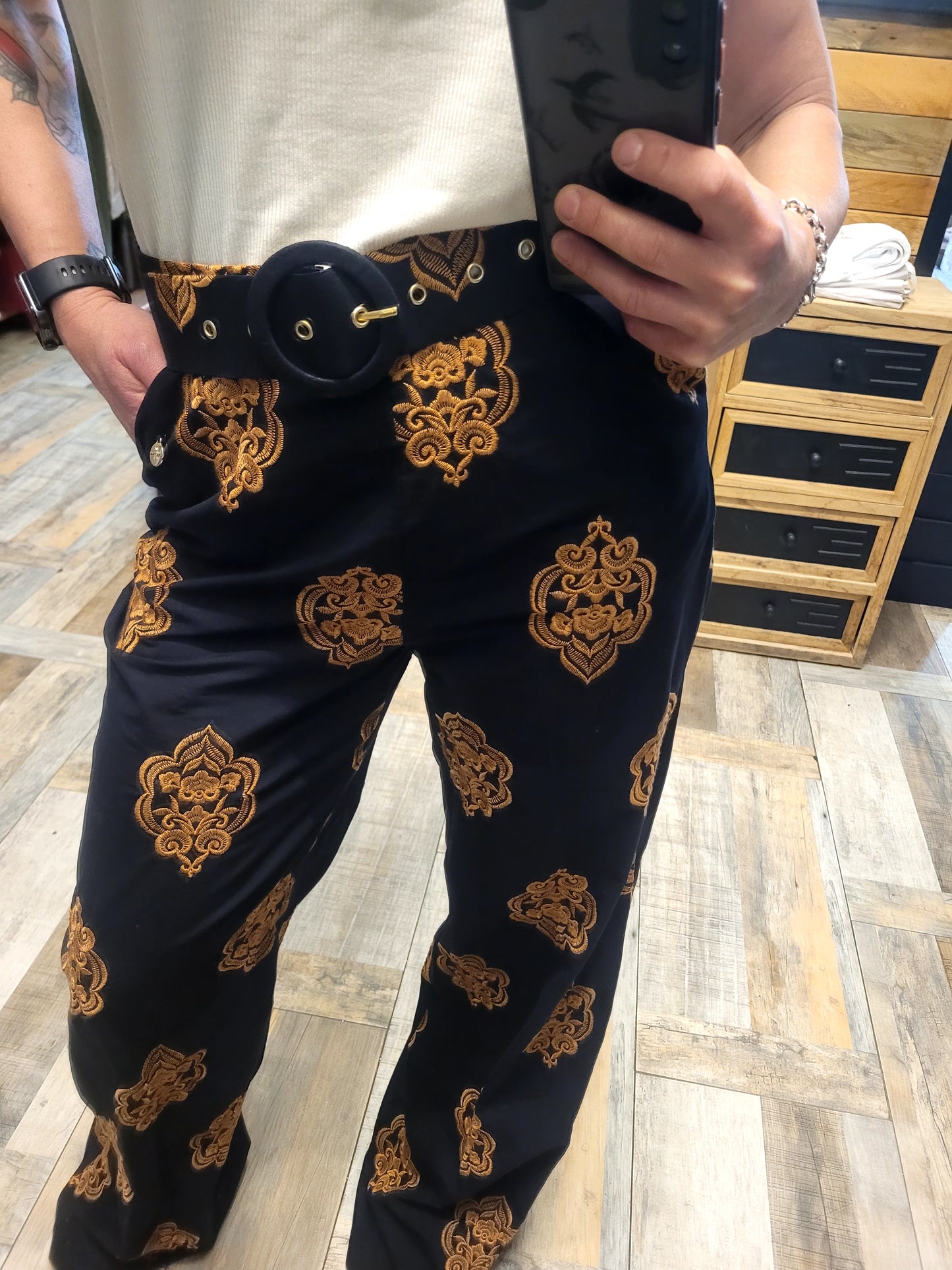 Pantalone con ricami Jene'