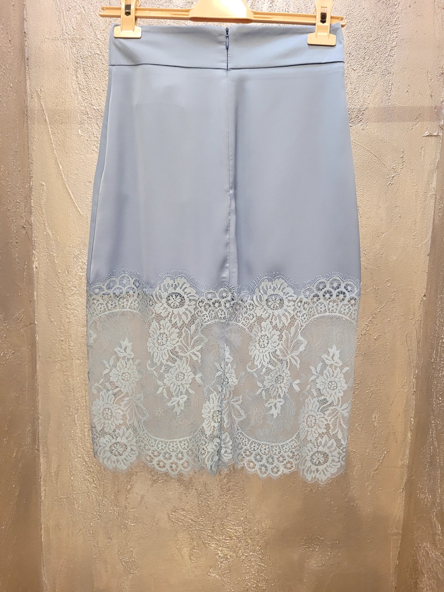 Gonna con pizzo Kostumn