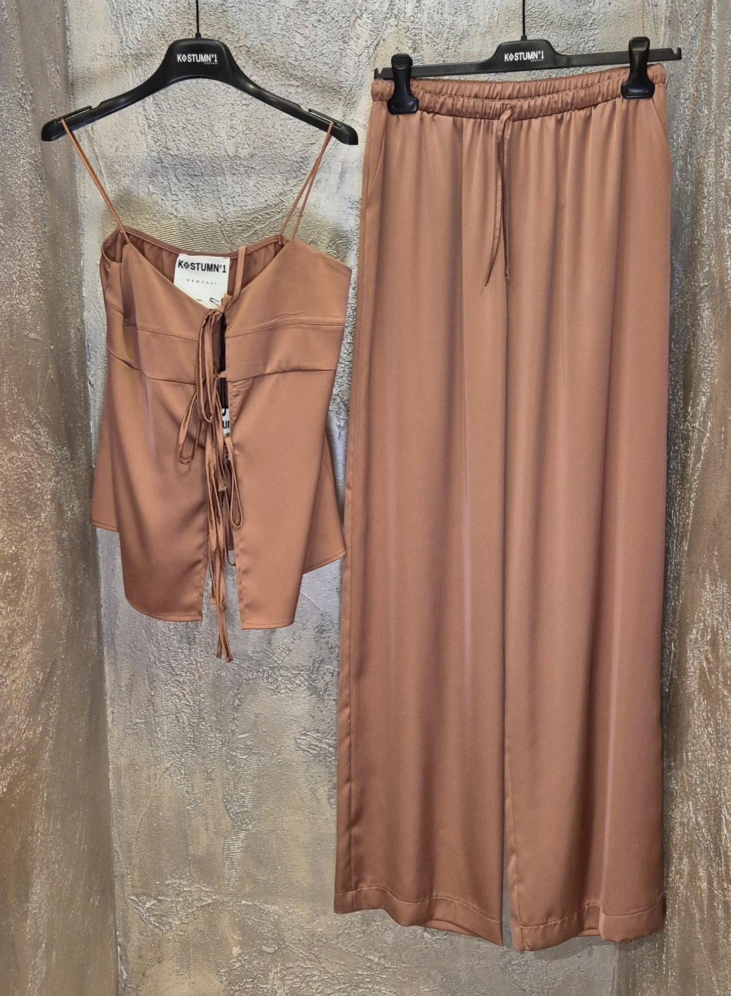 Pantalone Kostumn