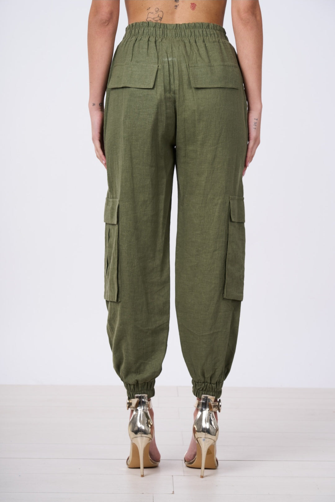 Pantalone con tassoni Sarah Chole