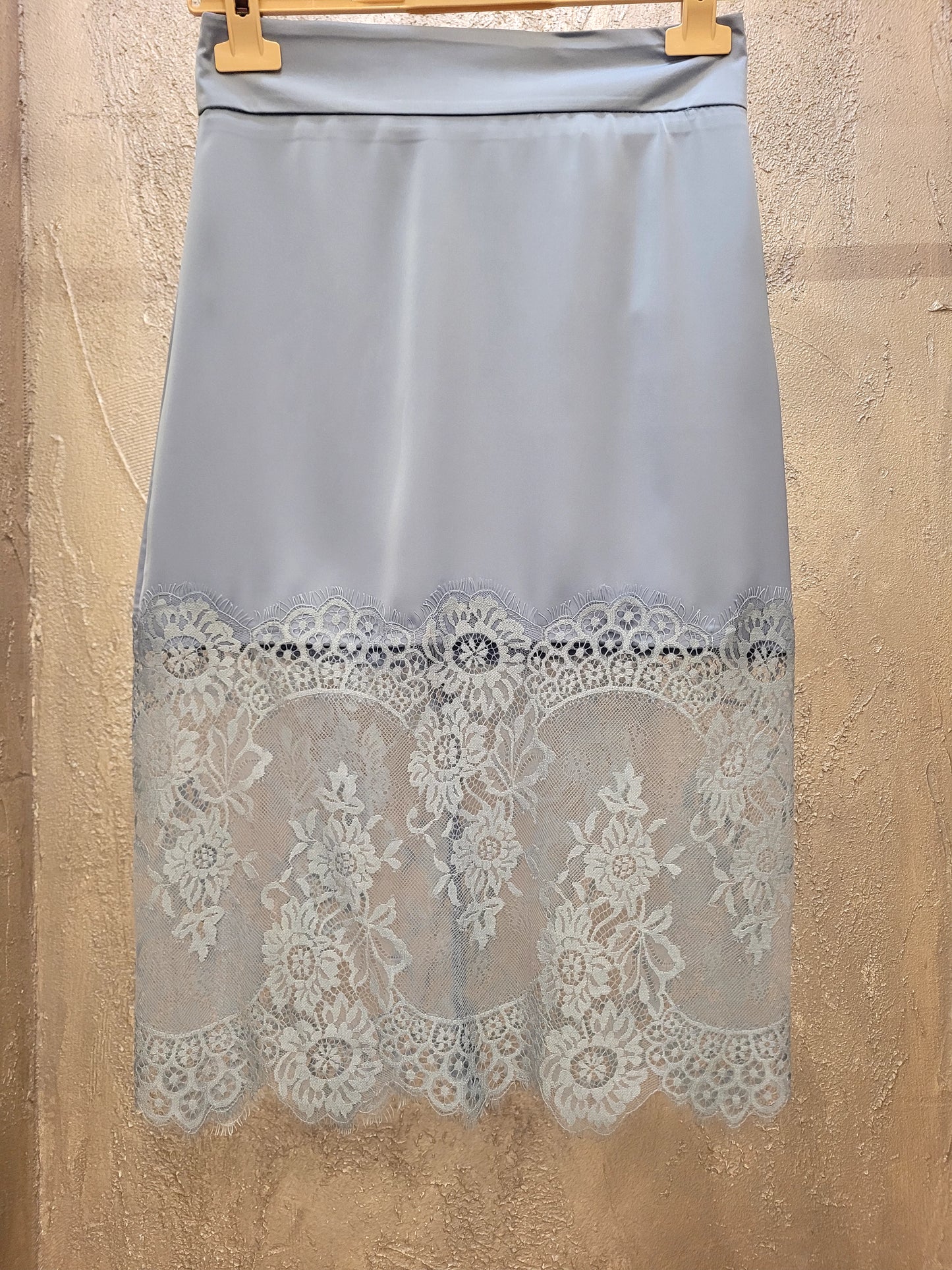 Gonna con pizzo Kostumn